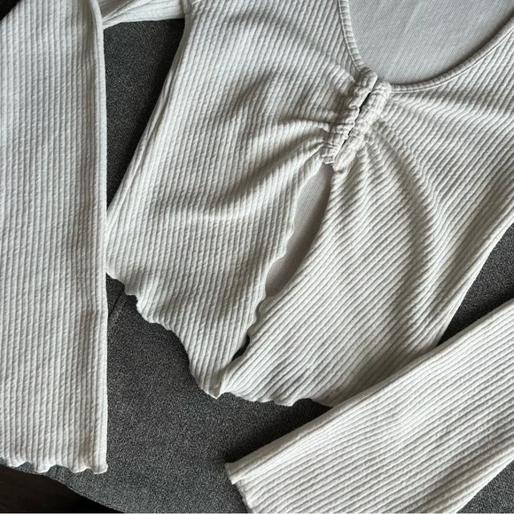 Top - Picture 2 of 2